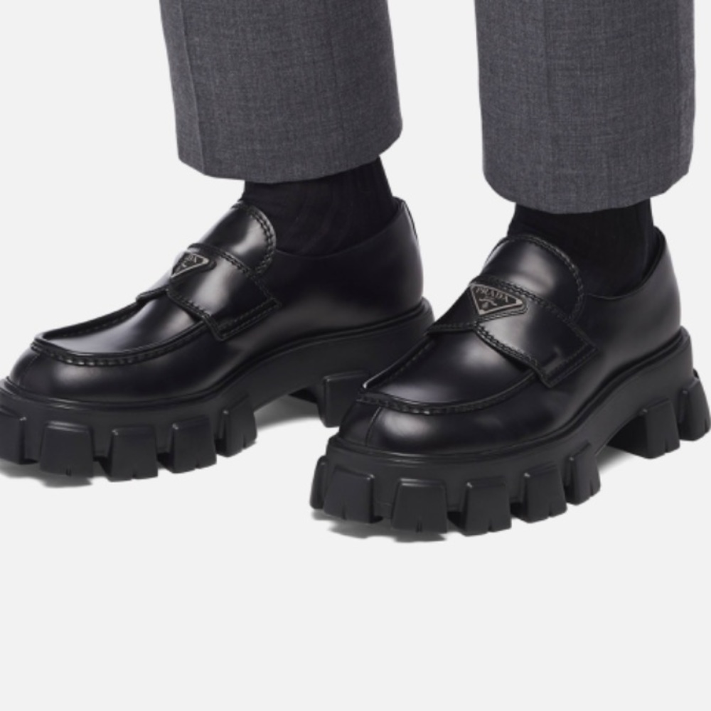‘Pradaaa’Monolith Lug Sole Loafer dupe